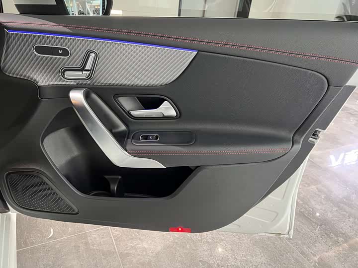 Фото 20 - Mercedes-Benz A-Class