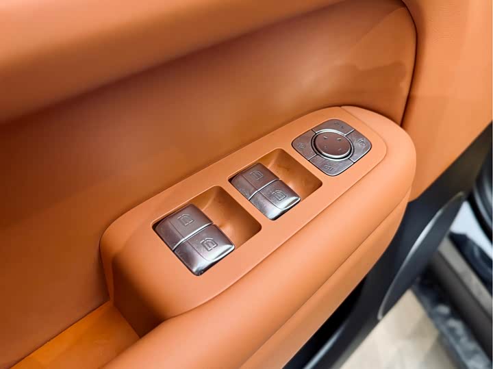 Фото 11 - LiXiang L6