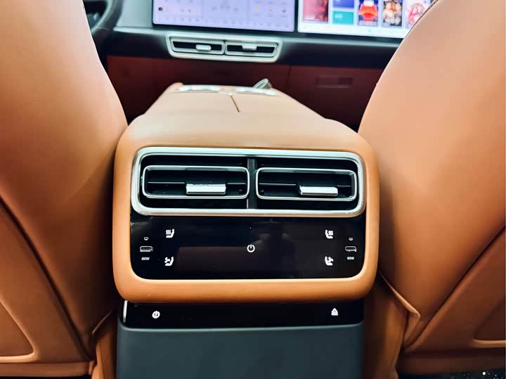 Фото 18 - LiXiang L6