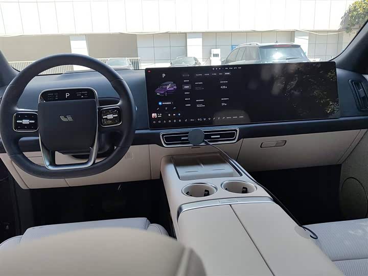 Фото 13 - LiXiang L9