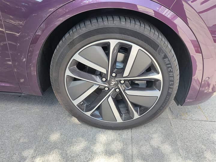 Фото 29 - LiXiang L9