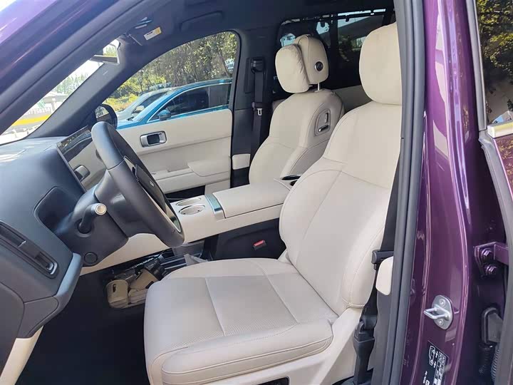 Фото 8 - LiXiang L9