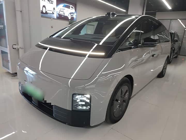 Фото 1 - LiXiang Mega