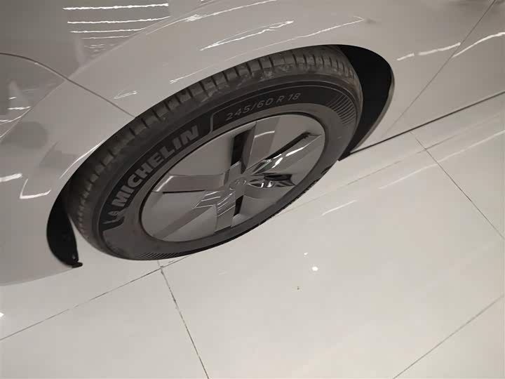 Фото 23 - LiXiang Mega