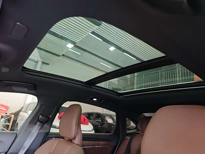 Фото 10 - Volvo S90