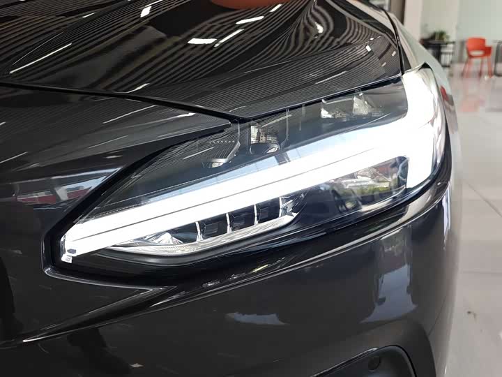 Фото 11 - Volvo S90