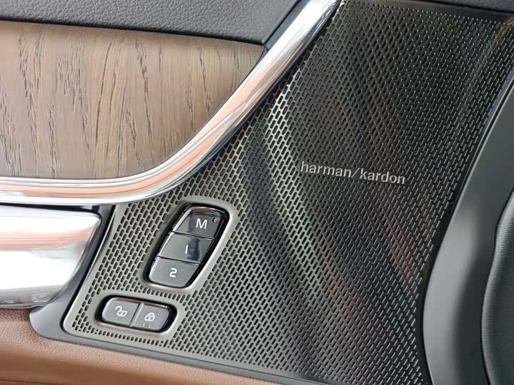 Фото 16 - Volvo S90