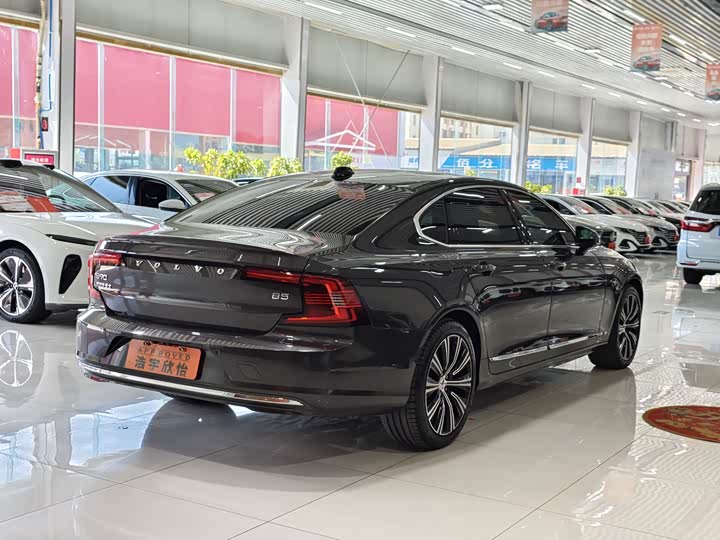 Фото 6 - Volvo S90