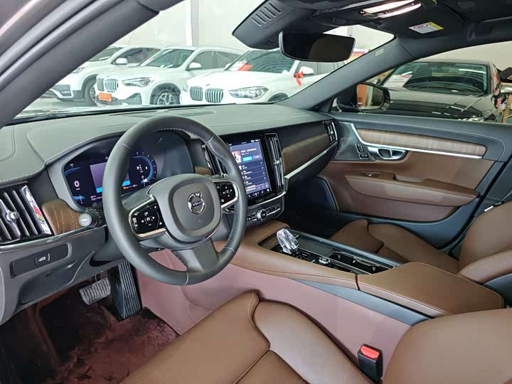 Фото 7 - Volvo S90