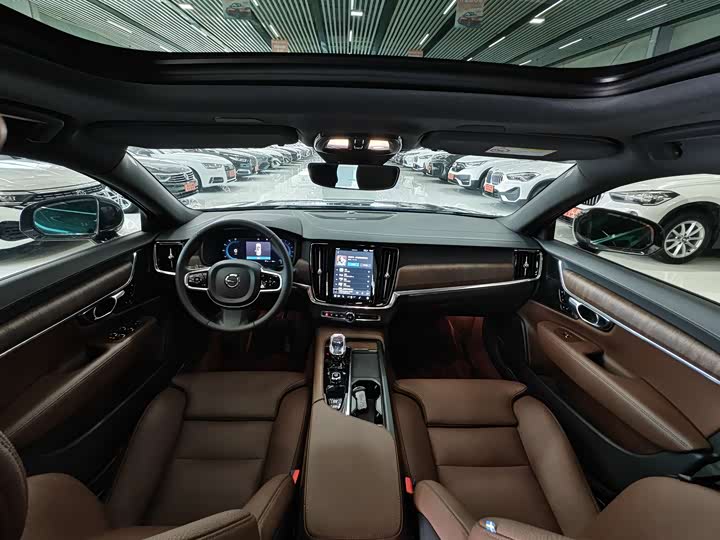 Фото 8 - Volvo S90