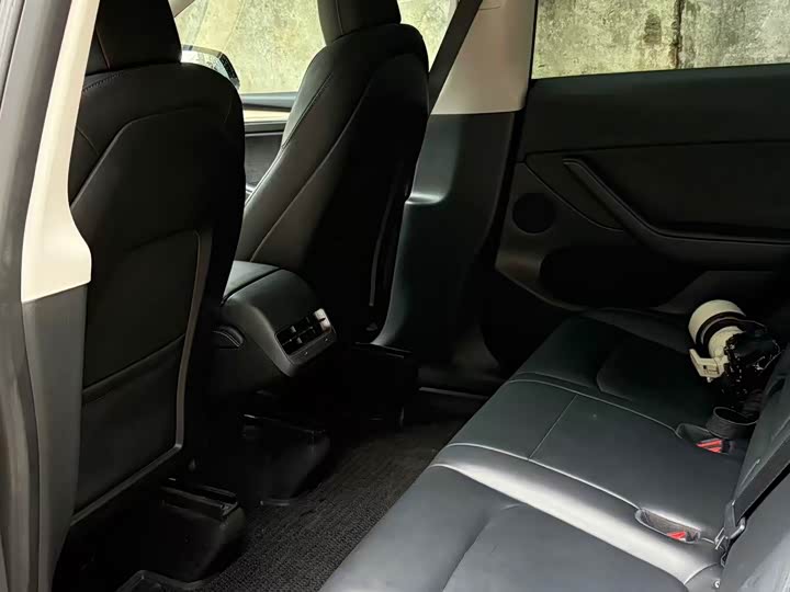 Фото 10 - Tesla Model Y