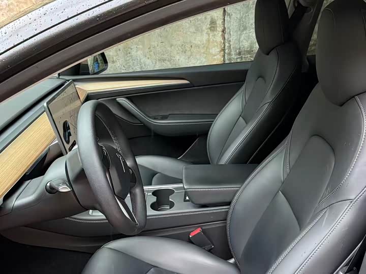 Фото 11 - Tesla Model Y