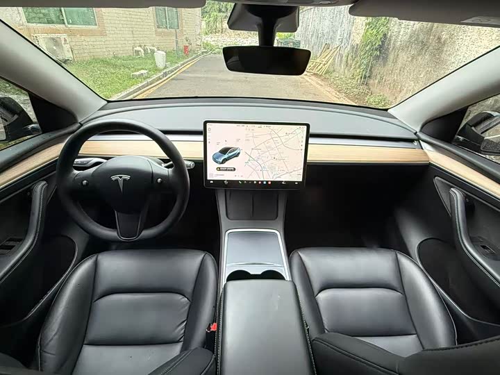 Фото 12 - Tesla Model Y