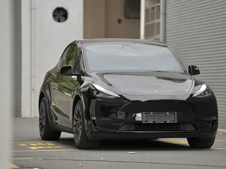 Фото 3 - Tesla Model Y