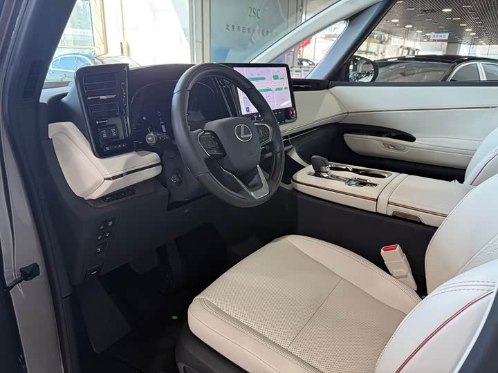 Фото 5 - Lexus LM