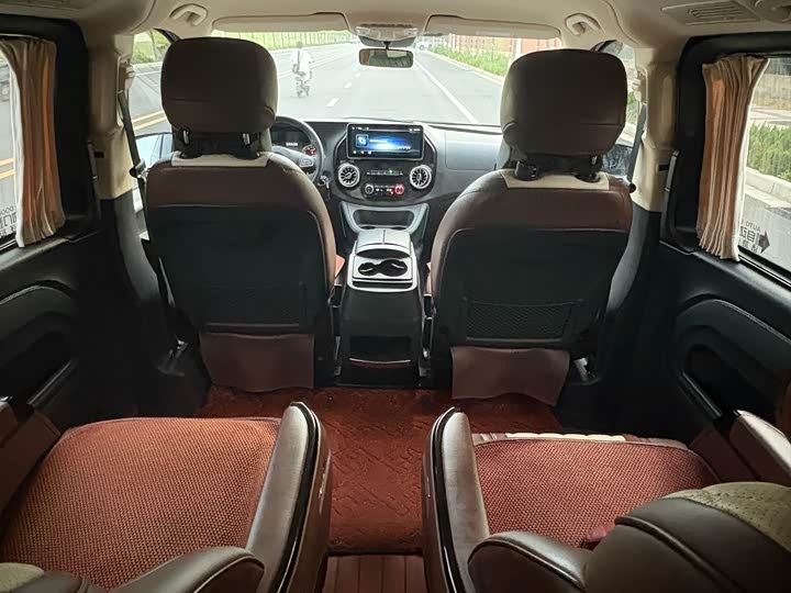 Фото 10 - Mercedes-Benz Vito