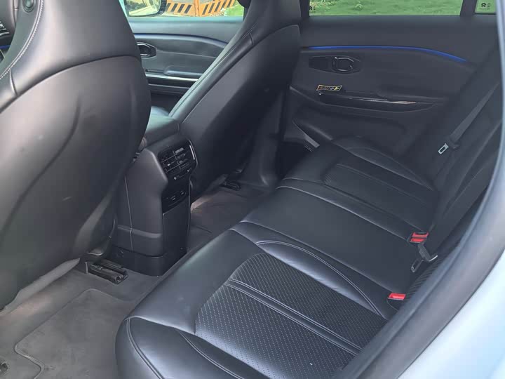 Фото 7 - Nio EC6