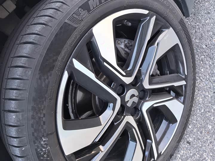 Фото 8 - Nio EC6