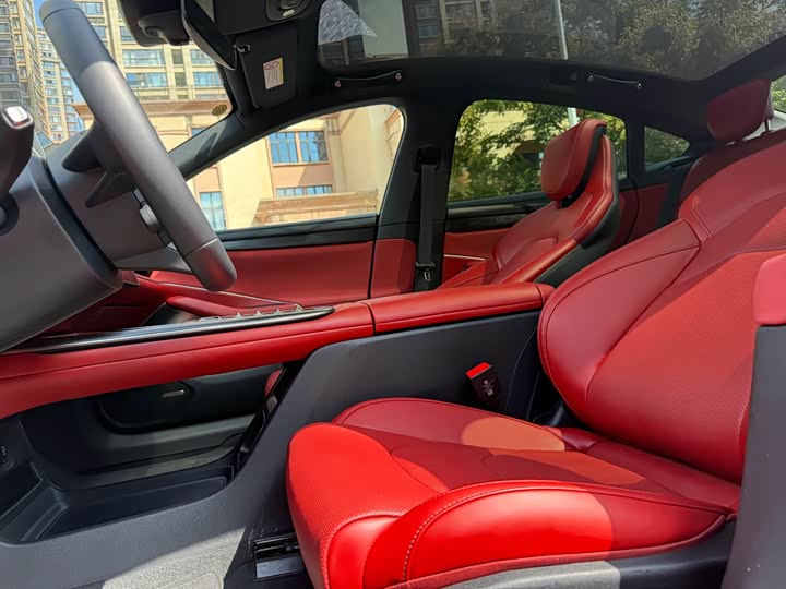 Фото 10 - Xiaomi SU7