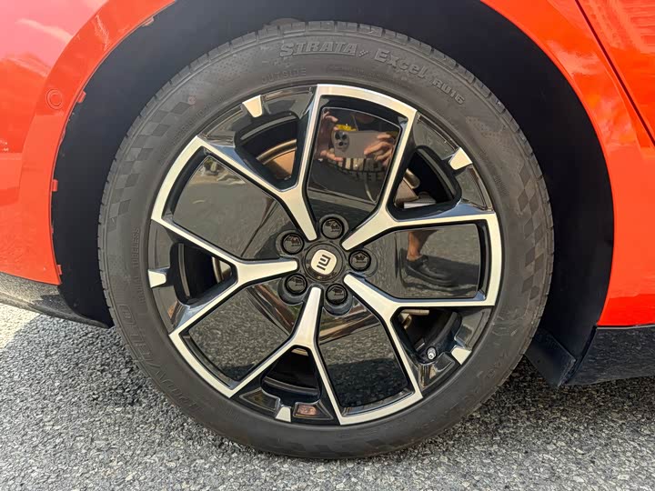 Фото 16 - Xiaomi SU7