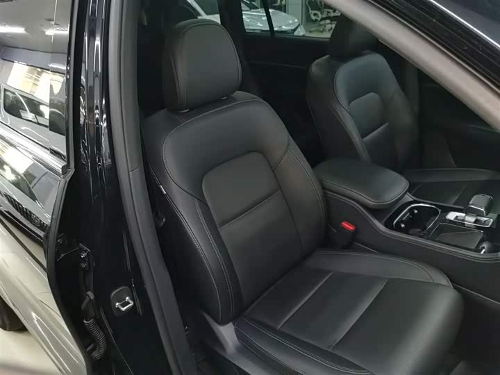 Фото 25 - LiXiang One