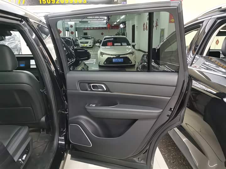 Фото 27 - LiXiang One