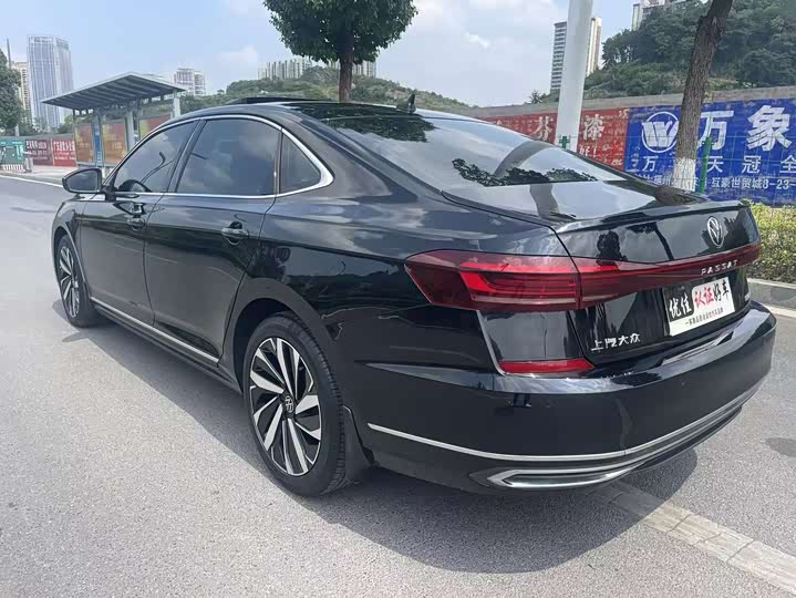 Фото 10 - Volkswagen Passat