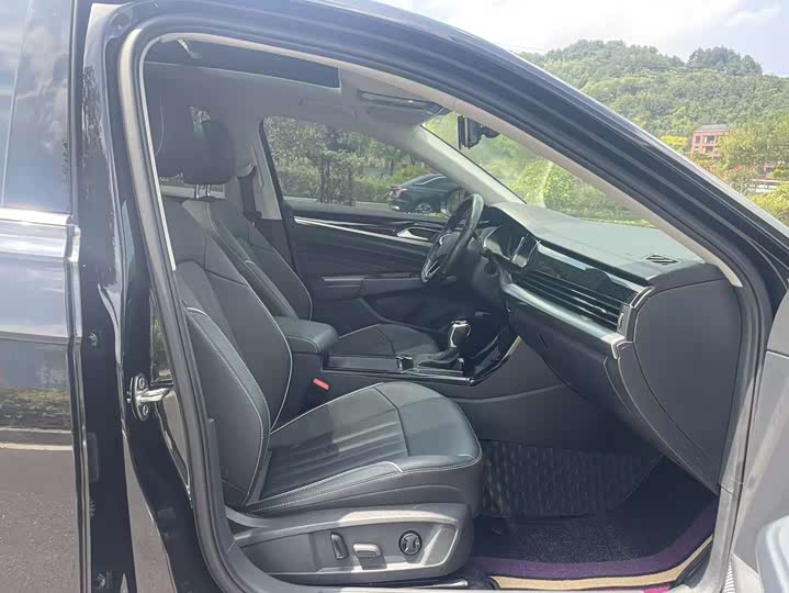 Фото 7 - Volkswagen Passat