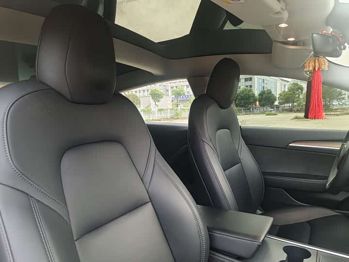 Фото 12 - Tesla Model 3