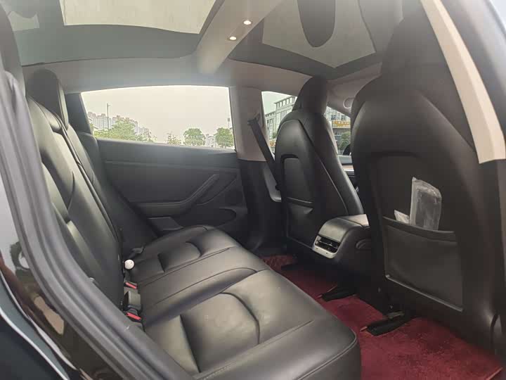 Фото 13 - Tesla Model 3