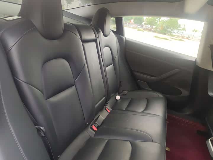 Фото 15 - Tesla Model 3