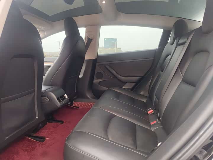 Фото 16 - Tesla Model 3