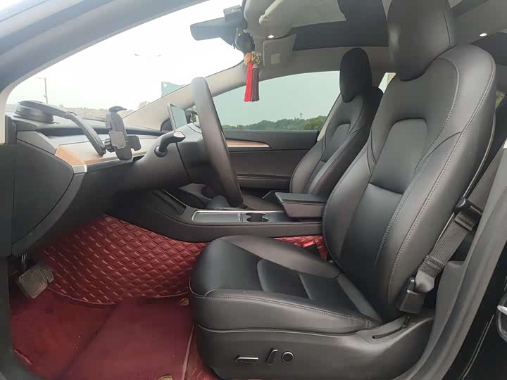 Фото 19 - Tesla Model 3