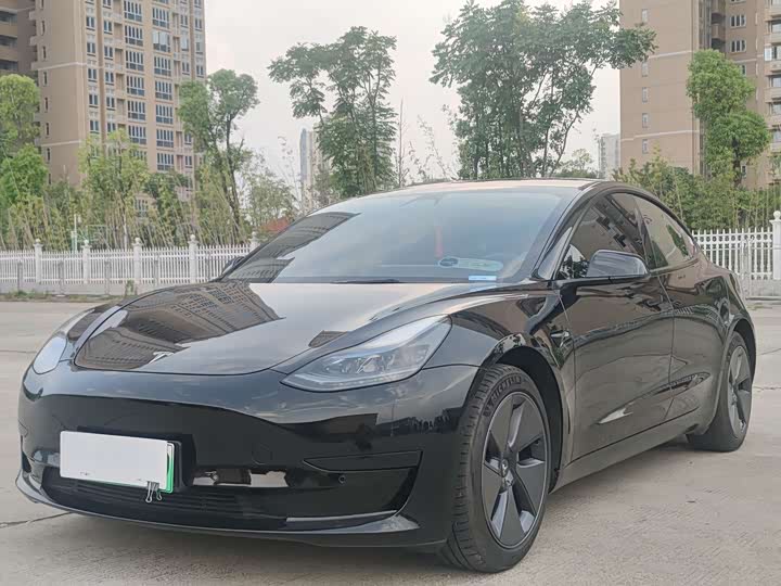 Фото 2 - Tesla Model 3