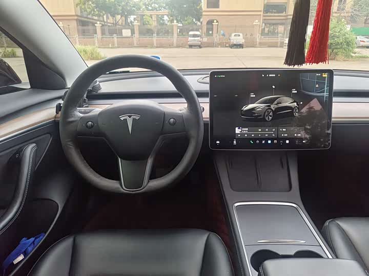 Фото 24 - Tesla Model 3