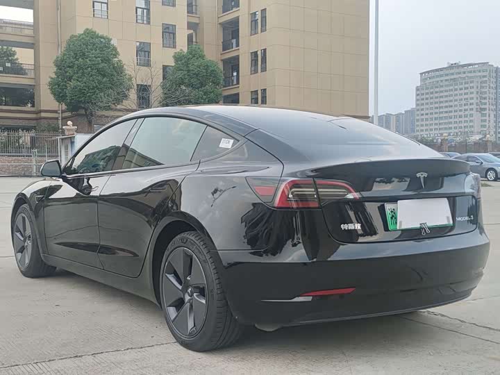 Фото 7 - Tesla Model 3