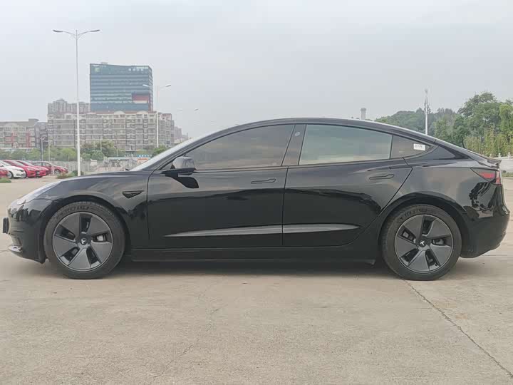Фото 8 - Tesla Model 3