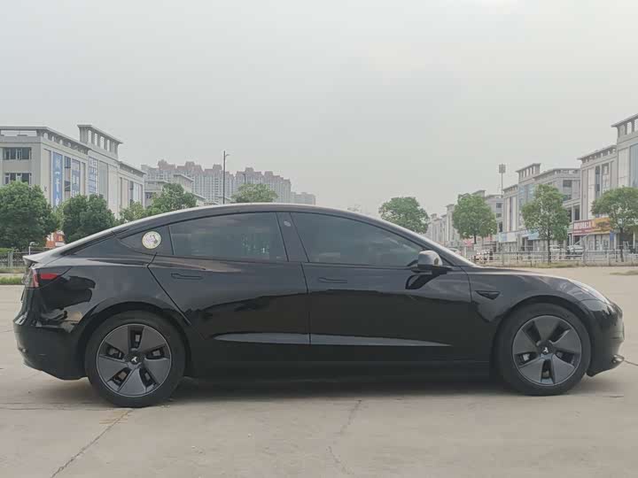 Фото 9 - Tesla Model 3