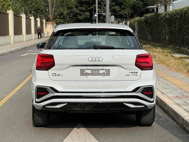 Фото 7 - Audi Q2L
