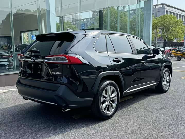 Фото 12 - Toyota Wildlander