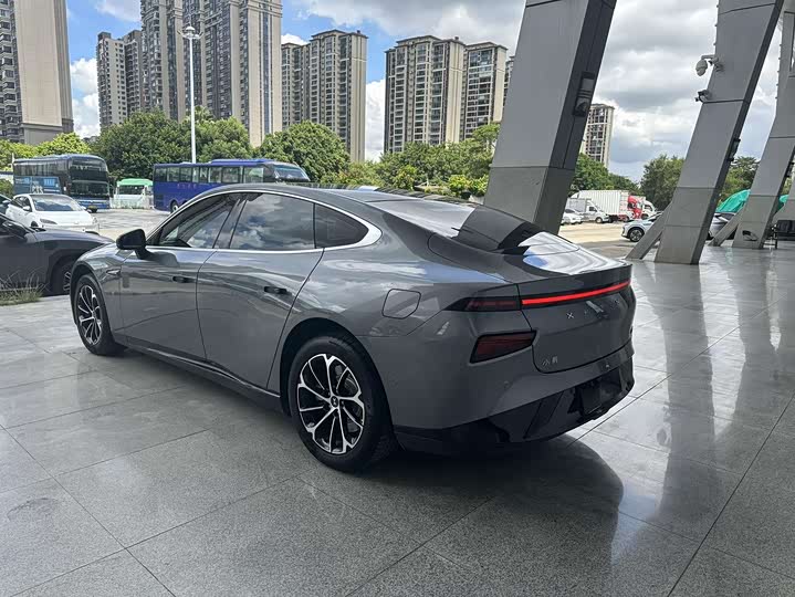 Фото 10 - XPeng P7