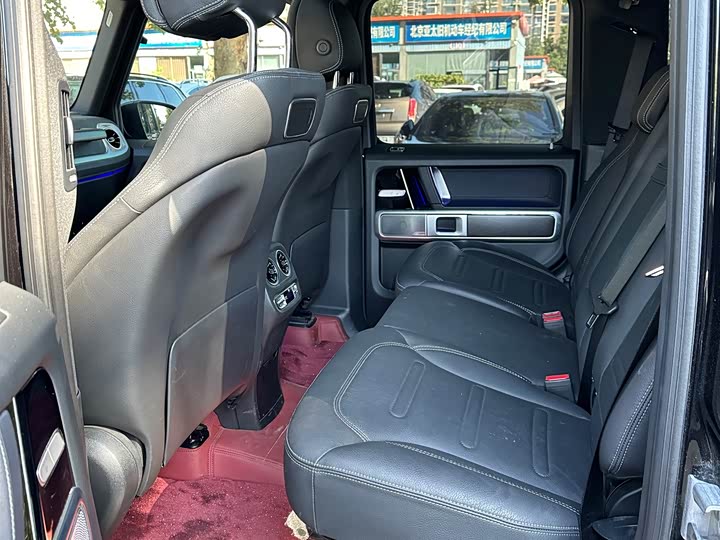 Фото 11 - Mercedes-Benz G-Class