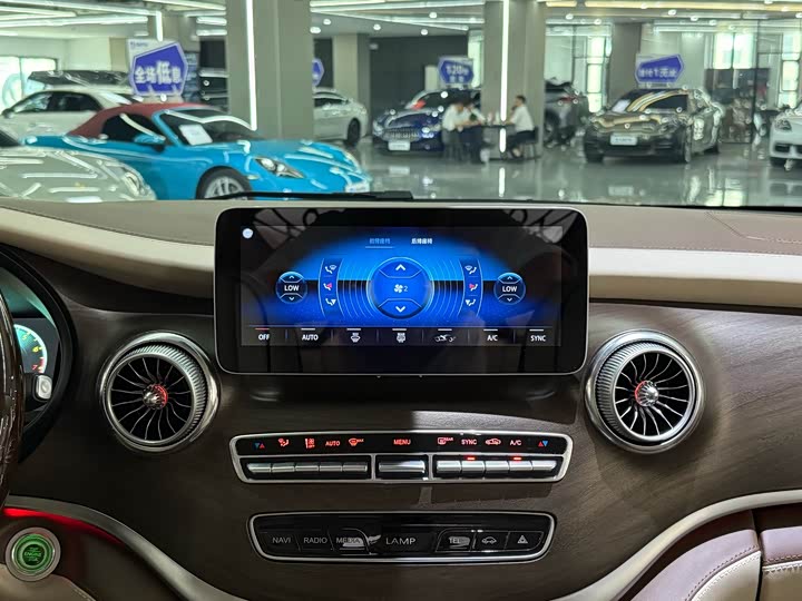 Фото 14 - Mercedes-Benz Vito