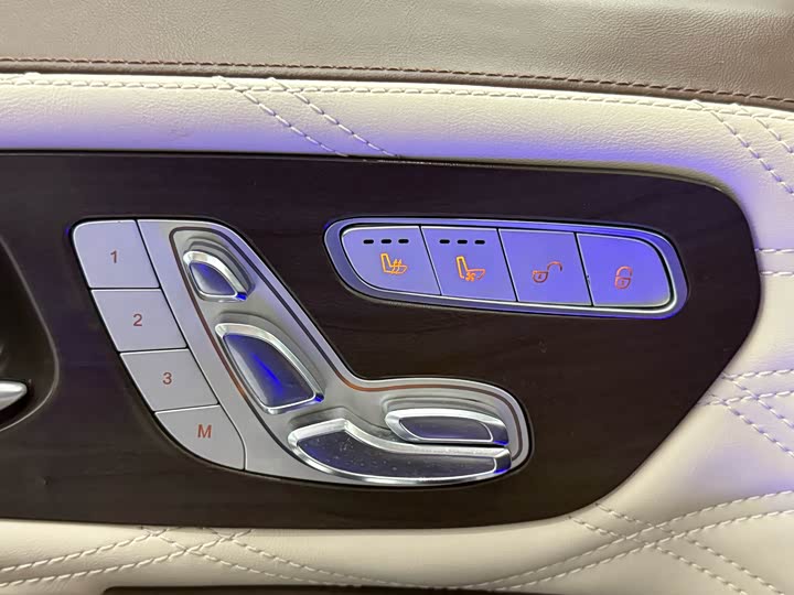 Фото 9 - Mercedes-Benz Vito