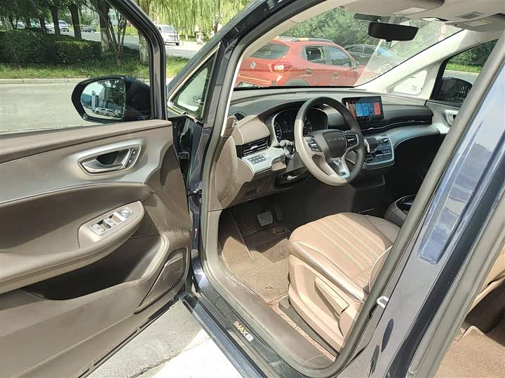 Фото 9 - Roewe iMax 8