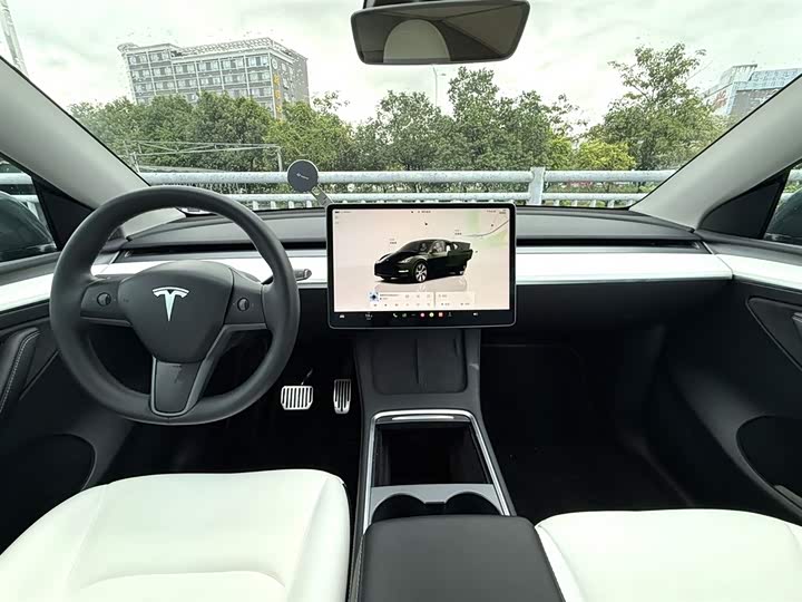 Фото 4 - Tesla Model Y