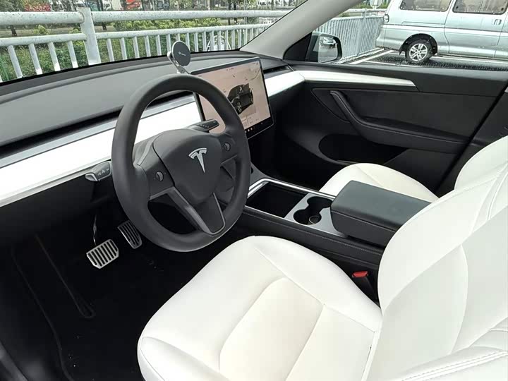 Фото 5 - Tesla Model Y