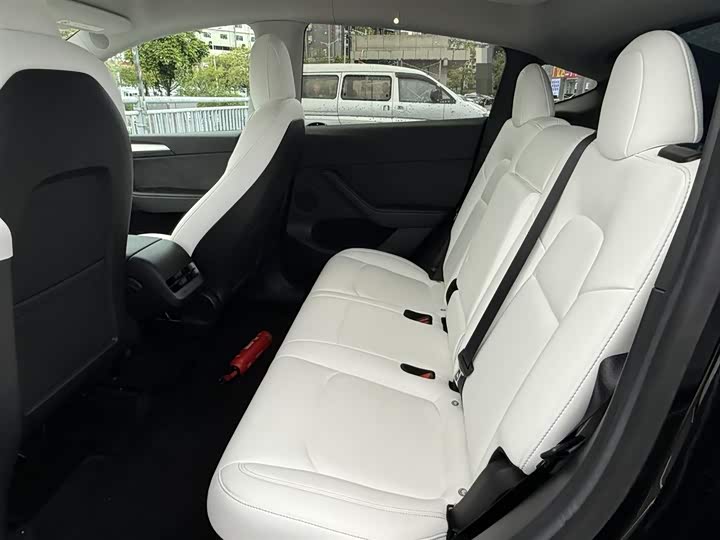 Фото 6 - Tesla Model Y