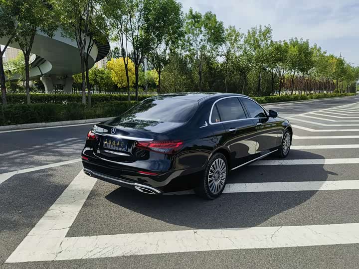 Фото 6 - Mercedes-Benz E-Class