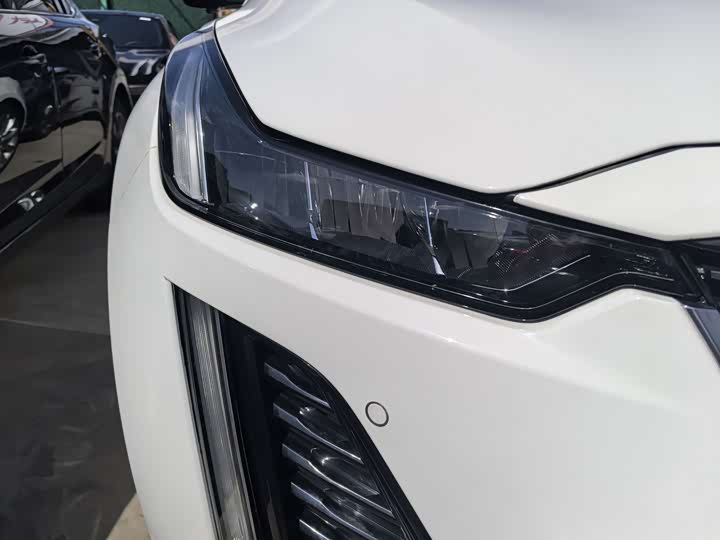 Фото 12 - Cadillac CT5